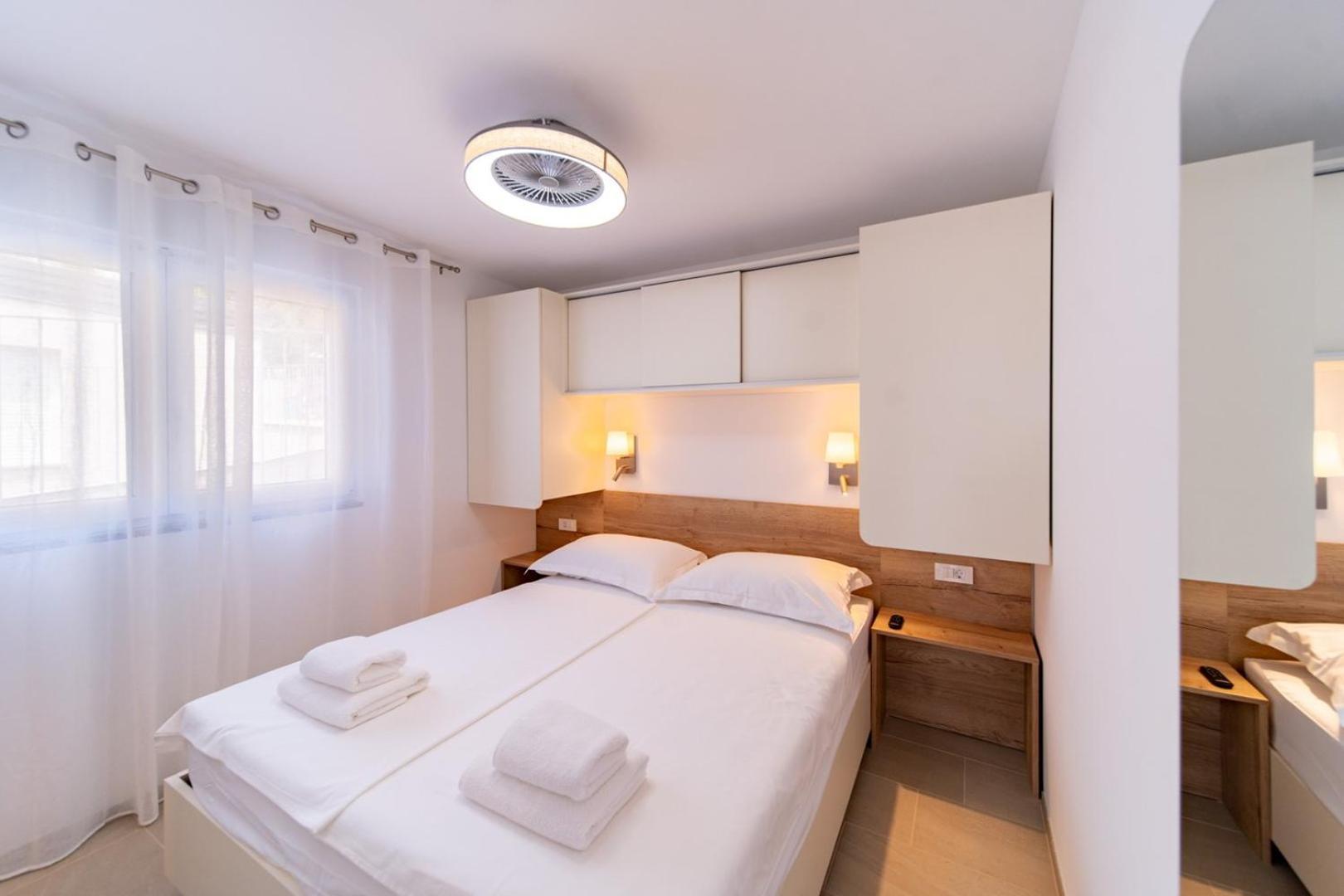 Arti Holiday Homes Banjol Exteriér fotografie