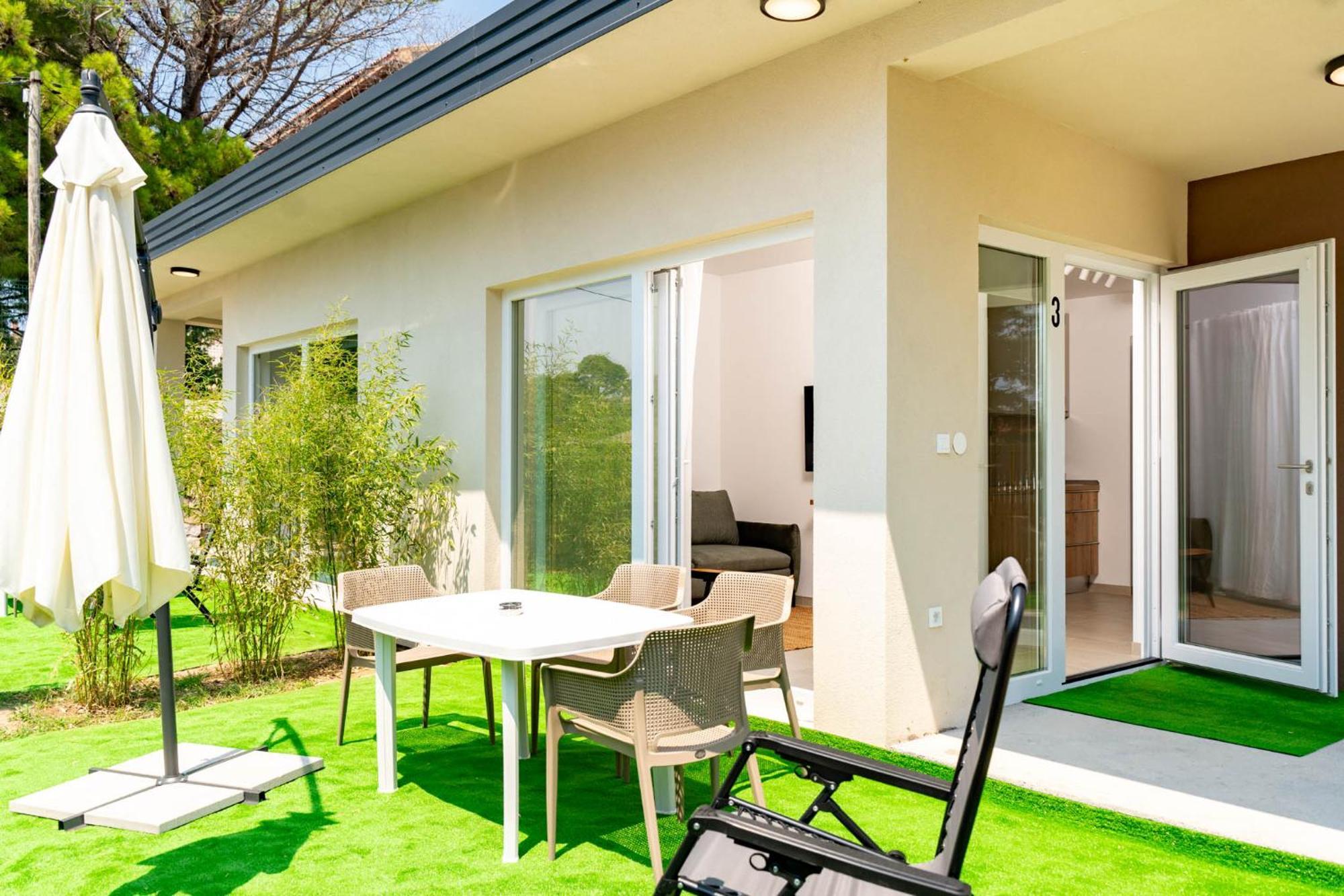 Arti Holiday Homes Banjol Pokoj fotografie