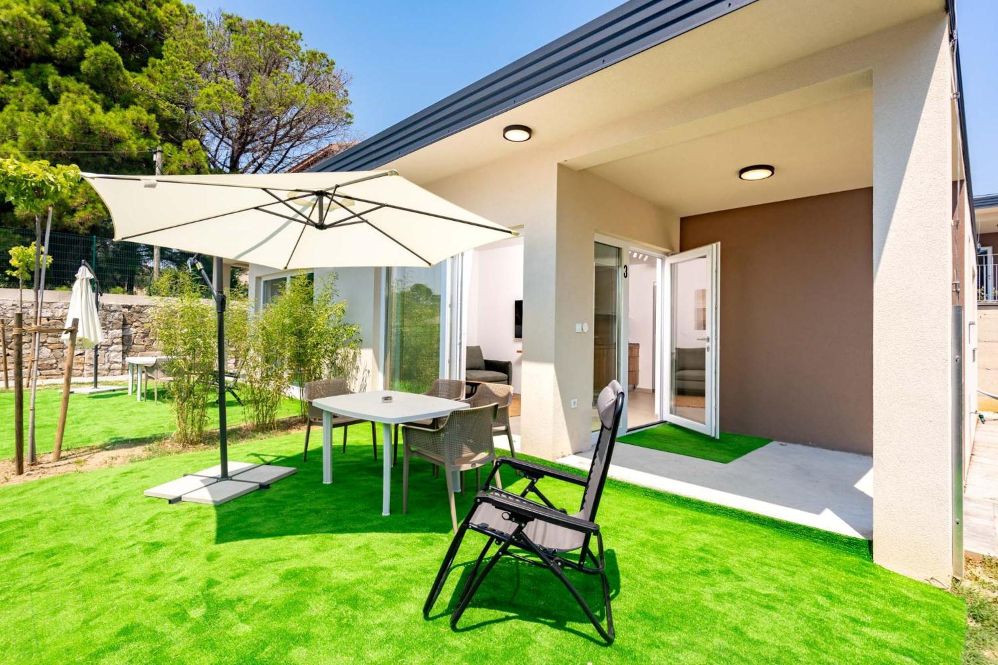 Arti Holiday Homes Banjol Pokoj fotografie