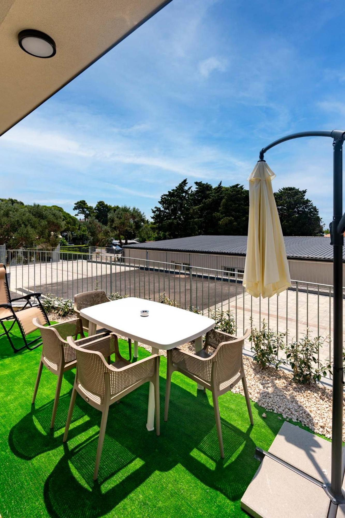 Arti Holiday Homes Banjol Pokoj fotografie